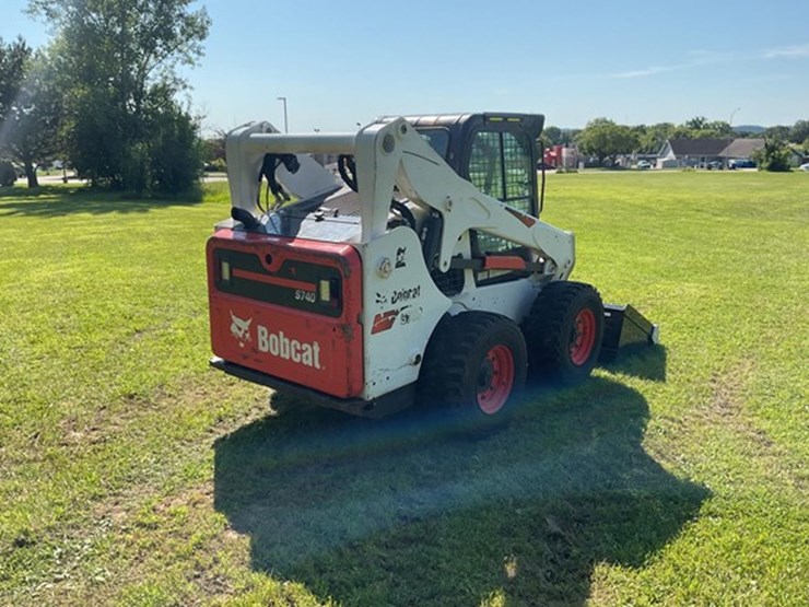 2019-bobcat-s740-image-5