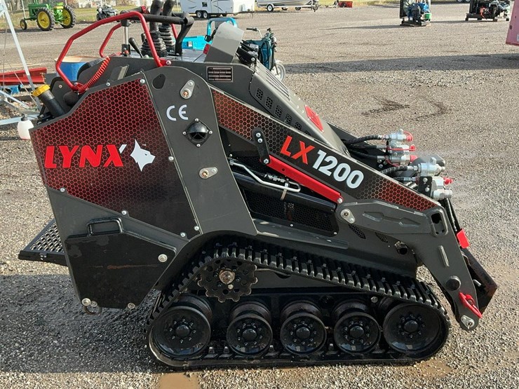 #1050-•-2024-lynx-lx-1200-mini-skid-steer-loader-image-6