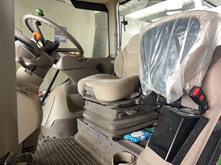 john-deere-6215-image-12