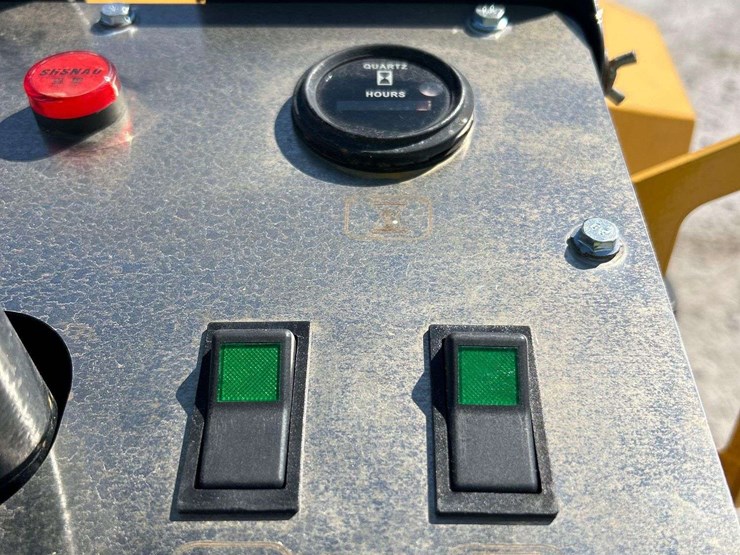 groundhog-rh14g-vibratory-articulated-tandem-smooth-drum-roller-image-13