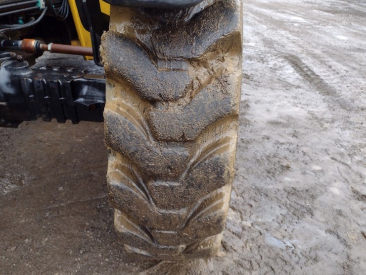 7-caterpillar-tl943-image-21