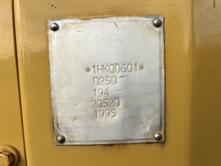 1995-caterpillar-d25d-image-14