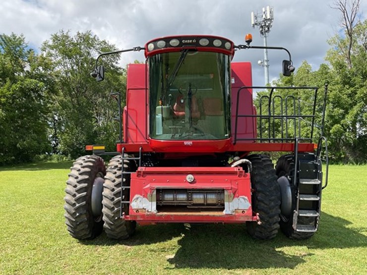 2011-case-ih-6088-image-2