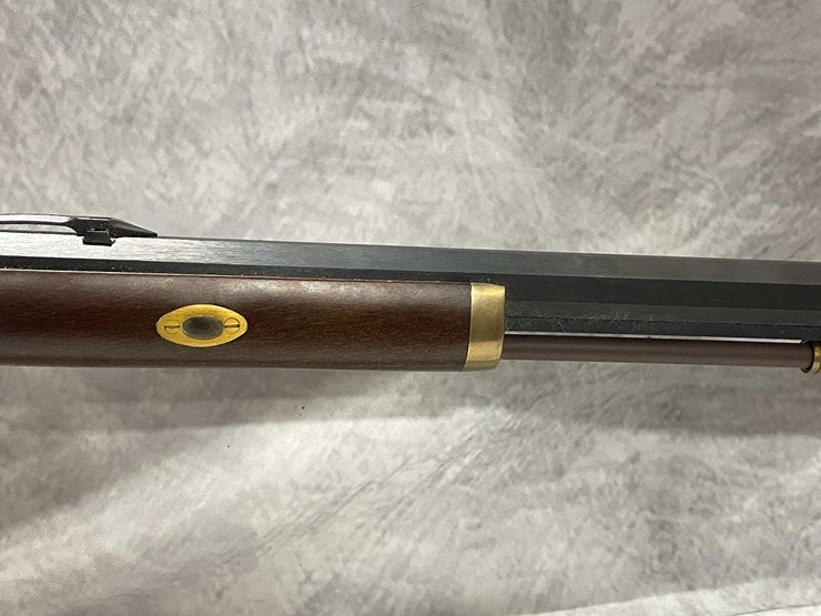 #8070-•-traditions-,-.50-cal.-muzzleloader,-sn:-202082,-(neenah,-wi)-image-7