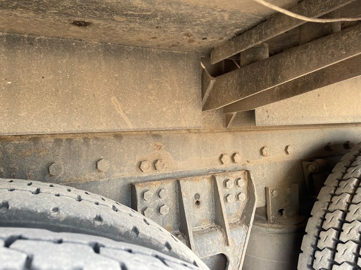 #3822-•-2019-peterbilt-heavy-rotator-truck-(has-mn-title-in-delay,-may-take-6-8-weeks)-image-33