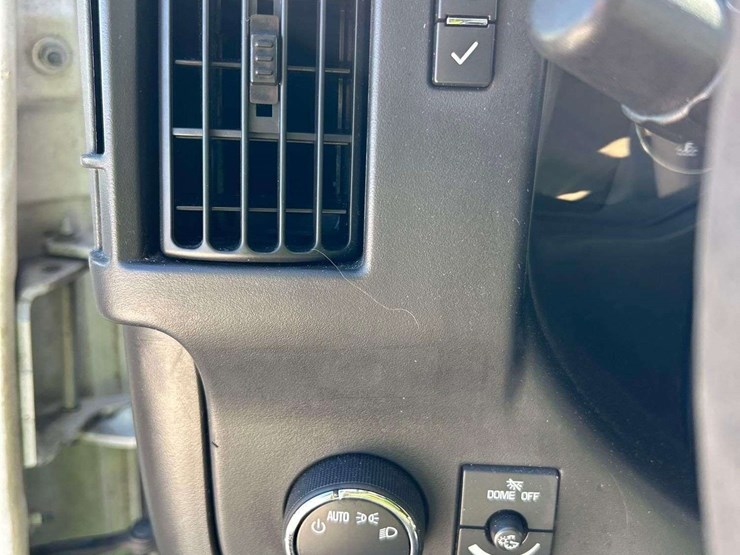 2012-gmc-3500-image-16