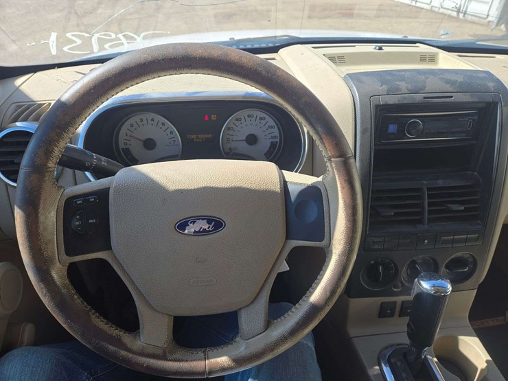 2007-ford-explorer-sport-trac-image-16