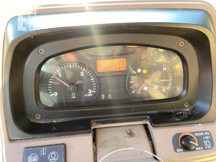 2012-kubota-m126x-image-15