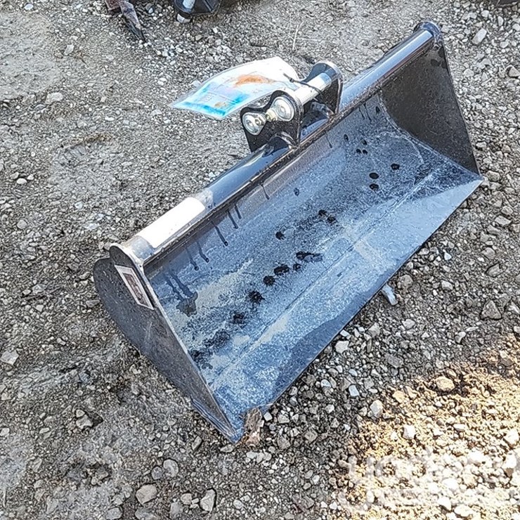 2025 32" Bucket to suit Mini Excavator