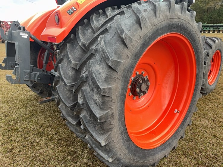 kubota-m7-172-premium-image-31