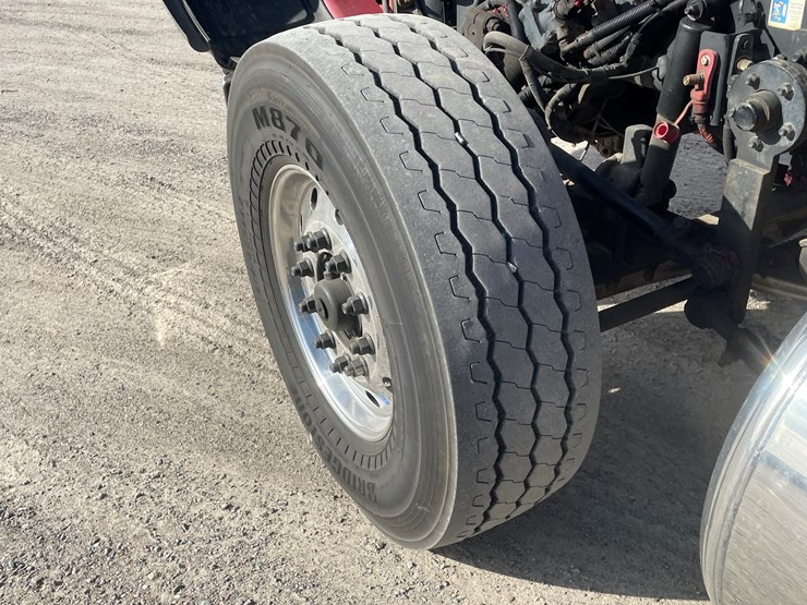 #3824-•-2019-peterbilt-heavy-rotator-(has-mn-title-in-delay,-may-take-6-8-weeks)-image-42