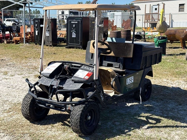 2006-e-z-go-st350-image-1