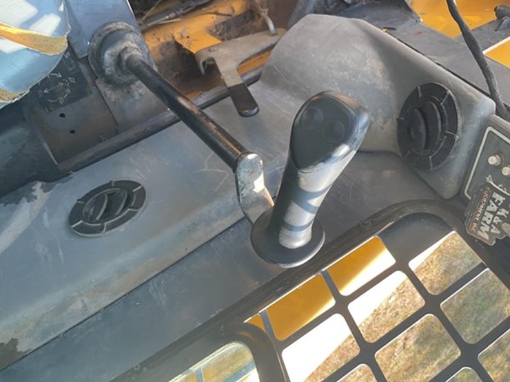 2005-gehl-4640-image-14