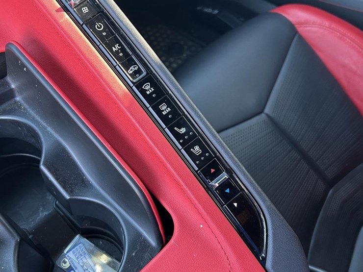 2021-chevrolet-corvette-image-30