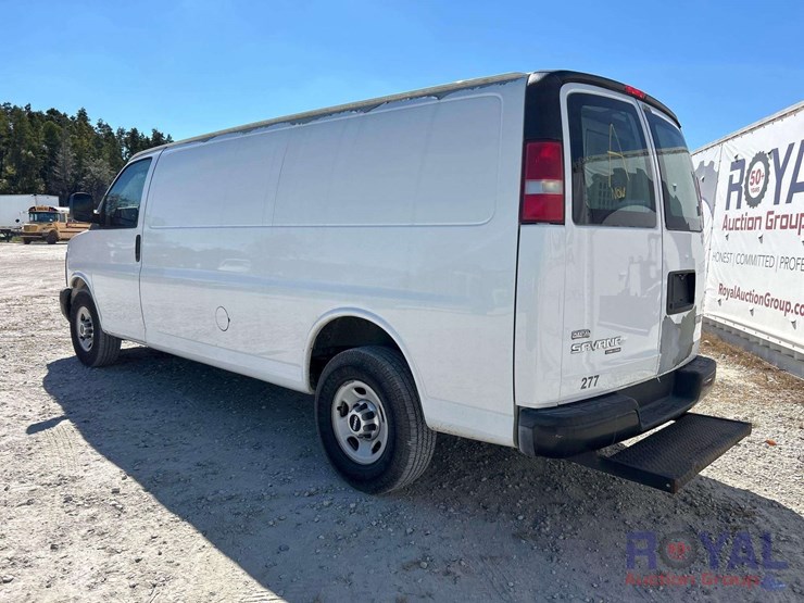 2012-gmc-3500-image-4