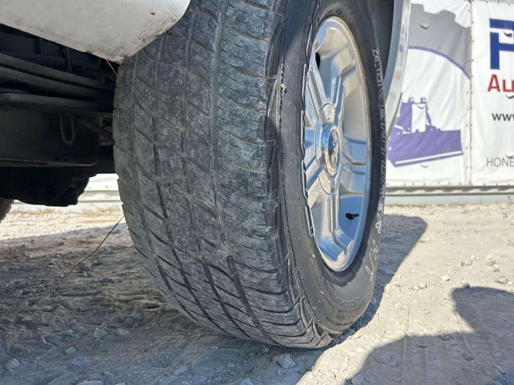 2012-chevrolet-silverado-1500-image-25