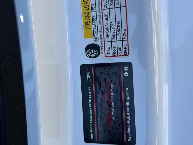 2021-chevrolet-corvette-image-36