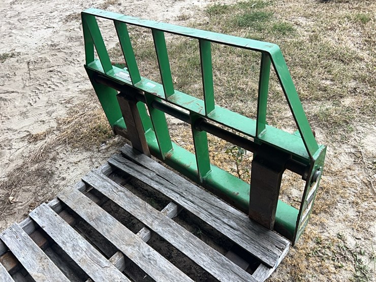 john-deere-340-image-32