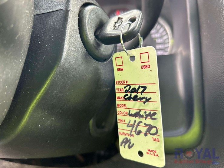 2017-chevrolet-silverado-1500-image-25