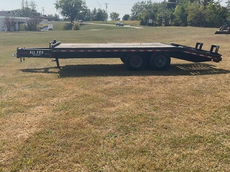 #70-•-2005-imperial-trailer-image-2