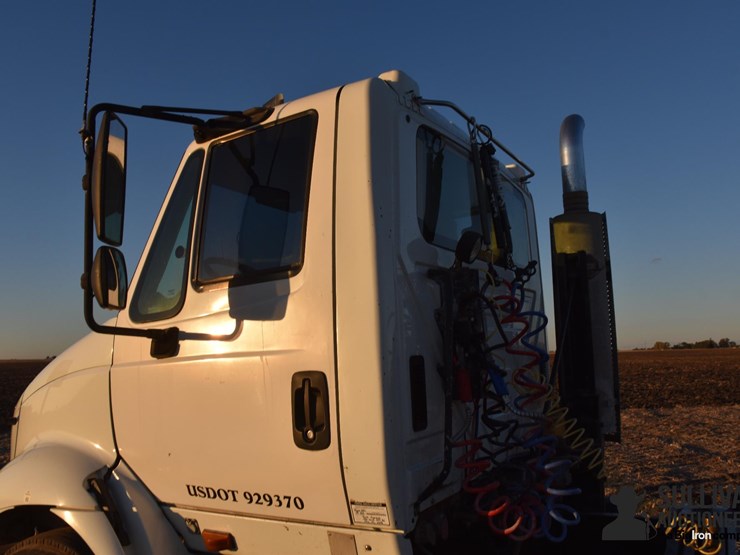 2007-international-8600-image-18