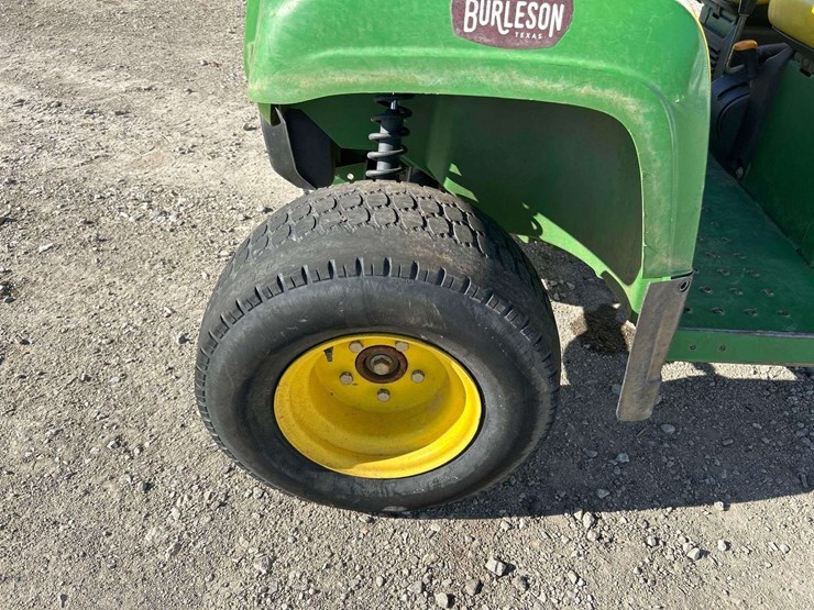 2016-john-deere-gator-image-11