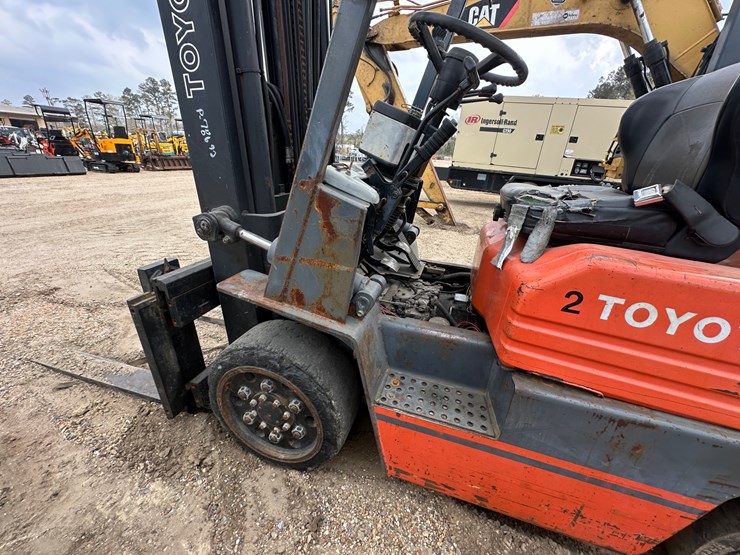 #2604-•-toyota-sgc30-forklift-|-parts/repairs-image-11