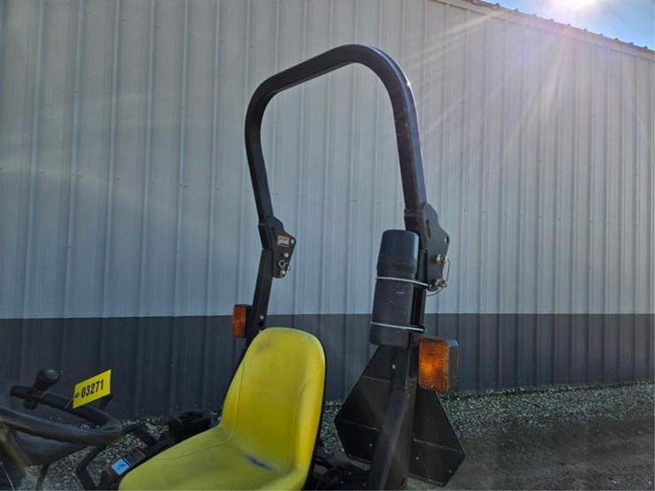 john-deere-2320-image-43