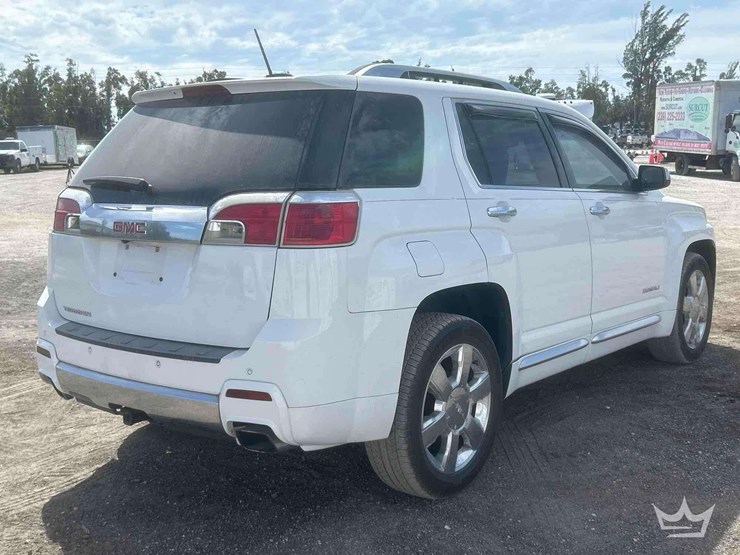 2015-gmc-terrain-suv-image-3