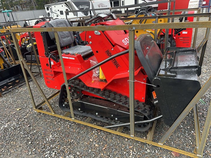 2025-agt-sda-140tz-crawler-loader-image-3