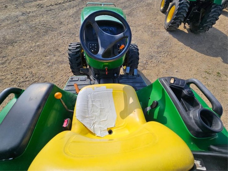 john-deere-3038e-image-14