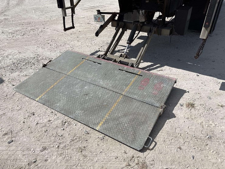 2018-isuzu-ftr-image-10