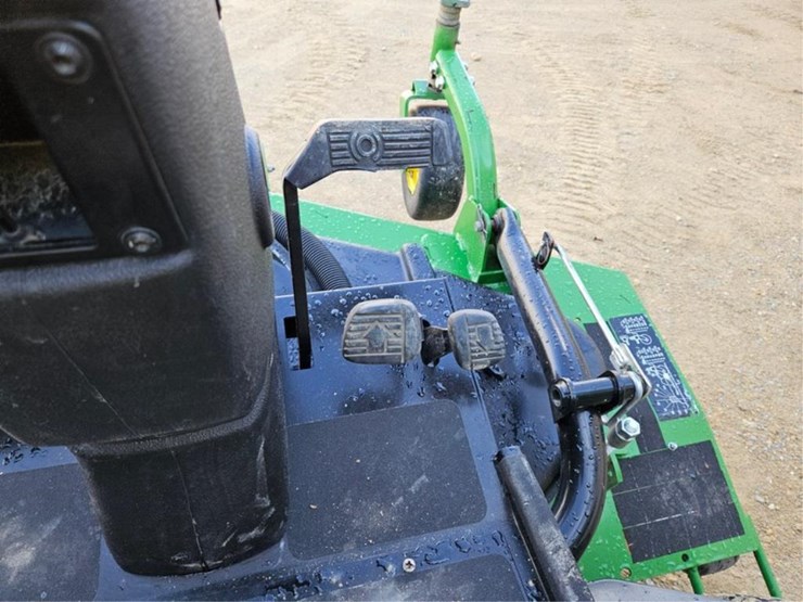 2021-john-deere-1600-turbo-image-25