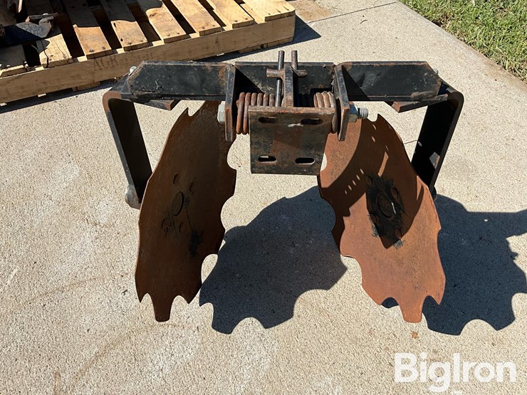 anhydrous-toolbar-row-closing-units-image-10