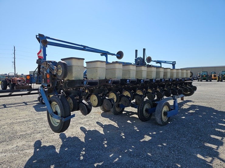 kinze-2600-image-8
