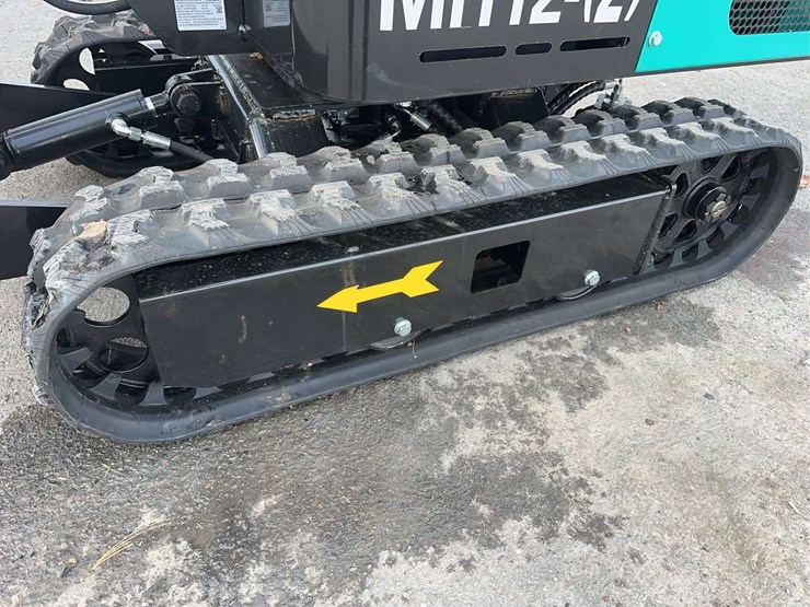 2025-agt-mh12z-mini-excavator-image-11