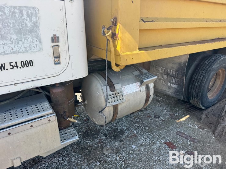 1976-international-f4270-image-13