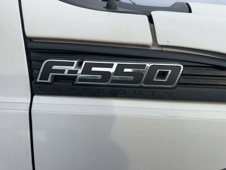 2016-ford-f550-xl-image-13