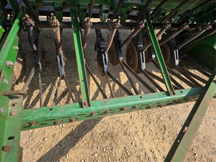 john-deere-8300-image-10