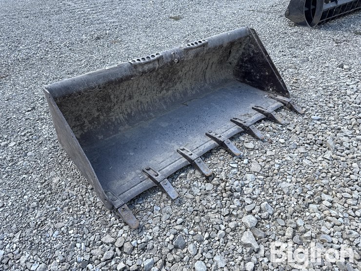 skid-steer-tooth-bucket-image-3