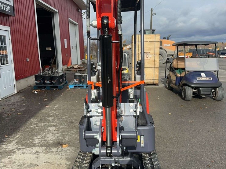 2025-agt-mx15z-mini-excavator-image-2