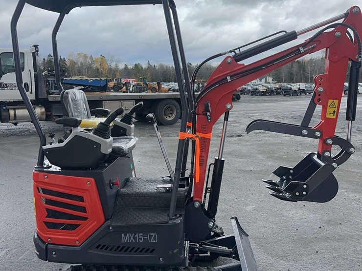2025-agt-mx15z-mini-excavator-image-4