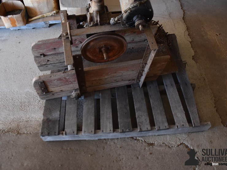 antique-motor-image-3