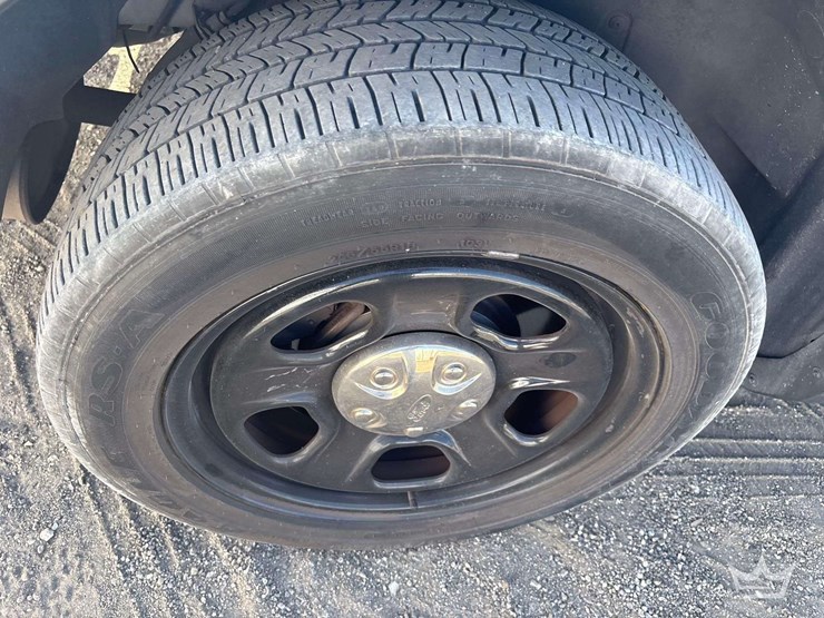 2018-ford-explorer-image-23