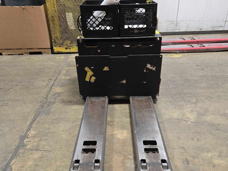 2015-crown-pe4500-60-image-5