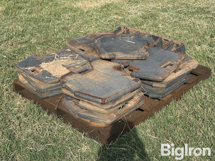 case-ih-front-suitcase-weights-image-4