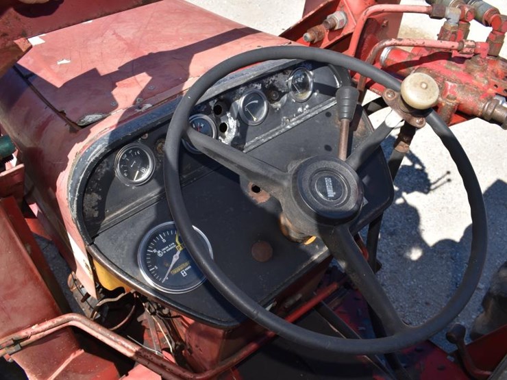 case-ih-585-tractor-w/-loader-(serial-#-2310056u104980)-(showing-appx-4,775-image-10