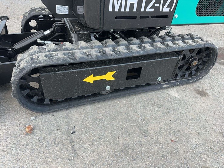 2025-agt-mh12z-mini-excavator-image-11