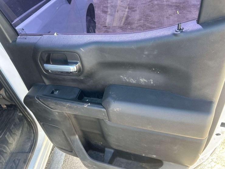 2021-chevrolet-silverado-image-22