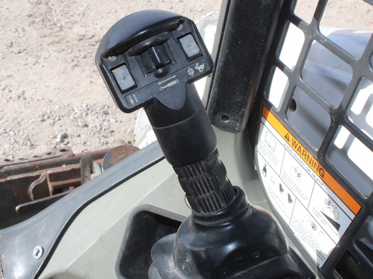 2015-bobcat-s530-image-57